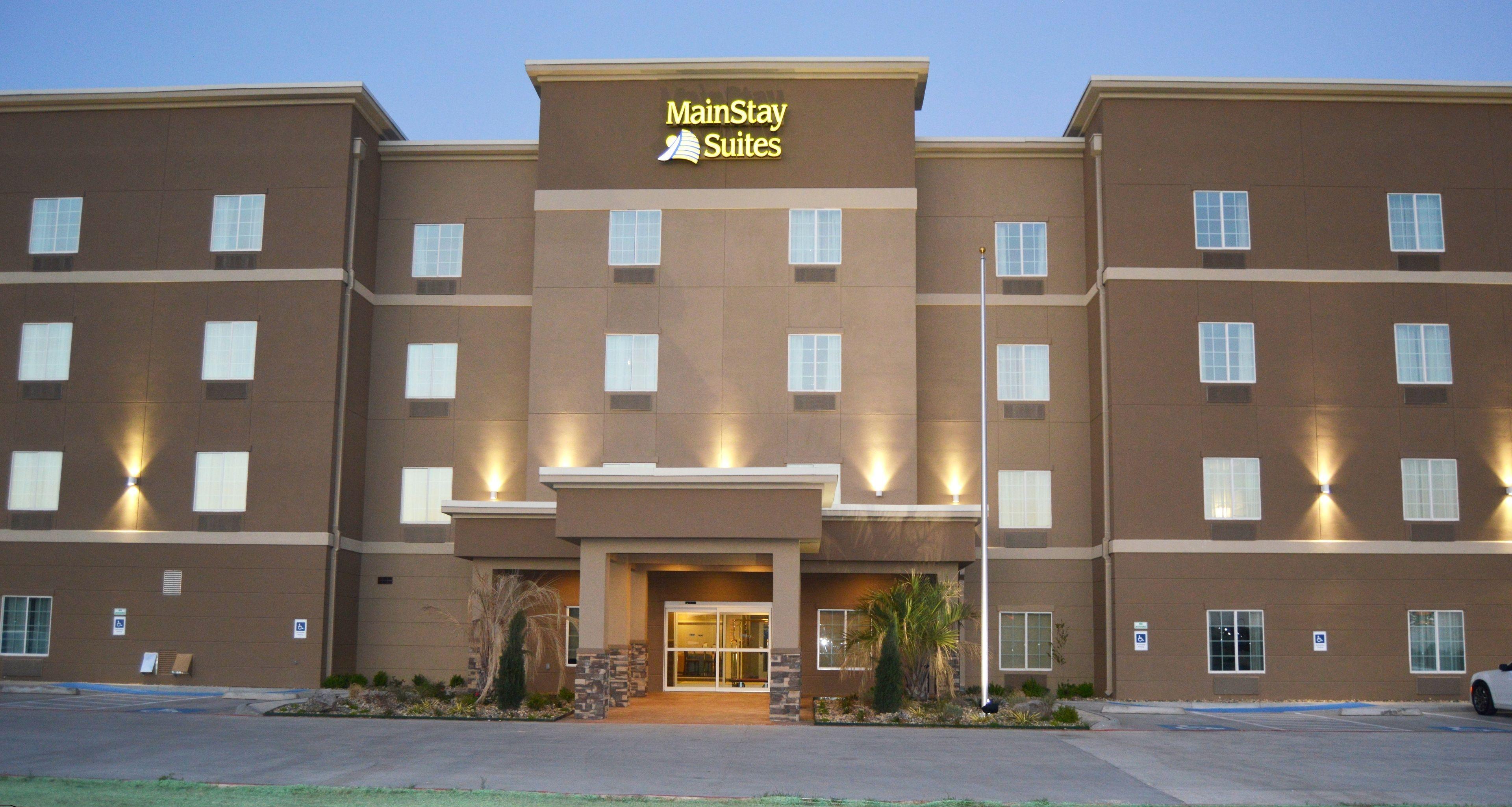 10 Business Hotels Close to Midland County Historical Museum