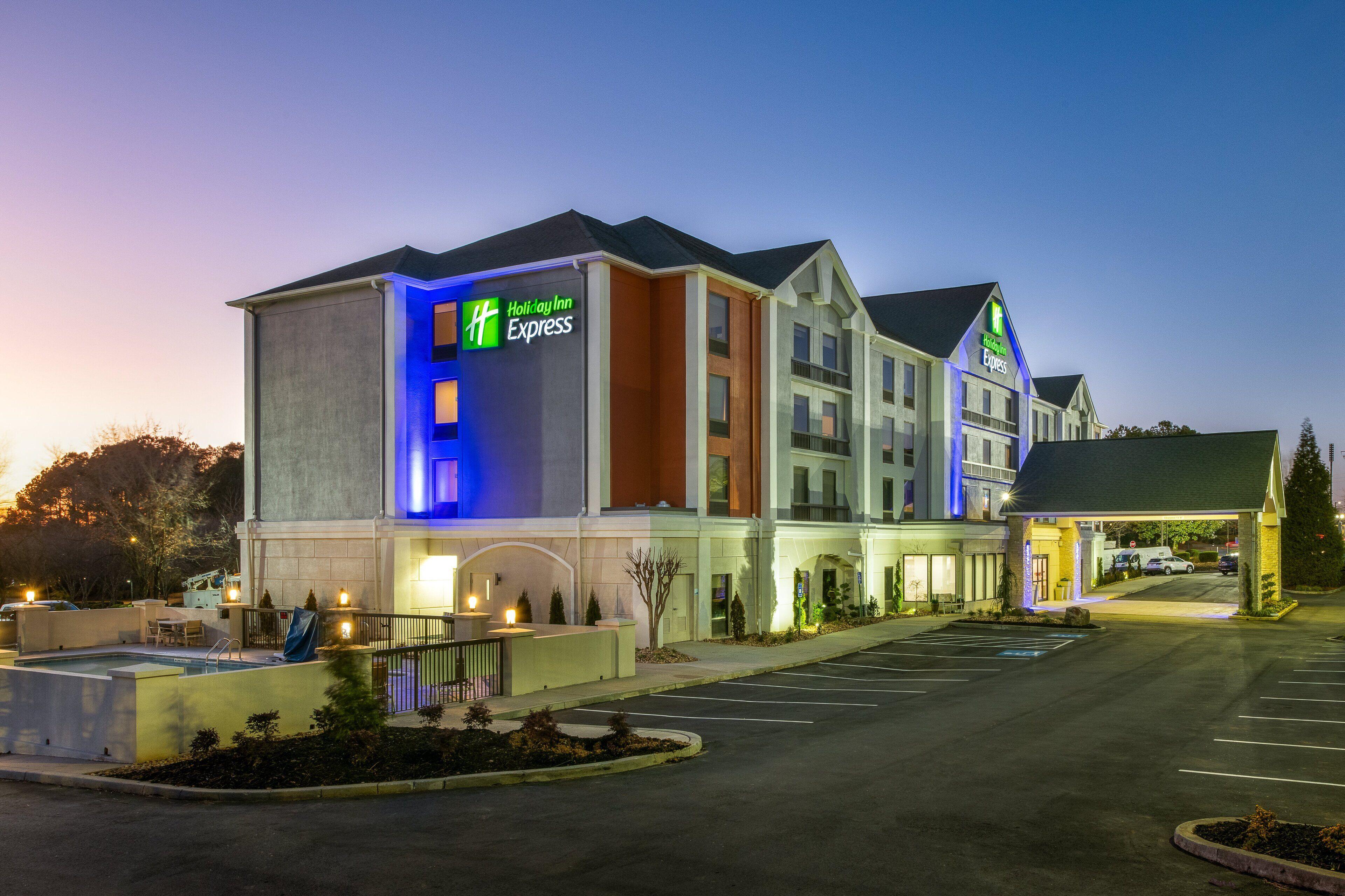 Staying In Atlanta Metro: 5 Holiday Inn Express Hotels Compared