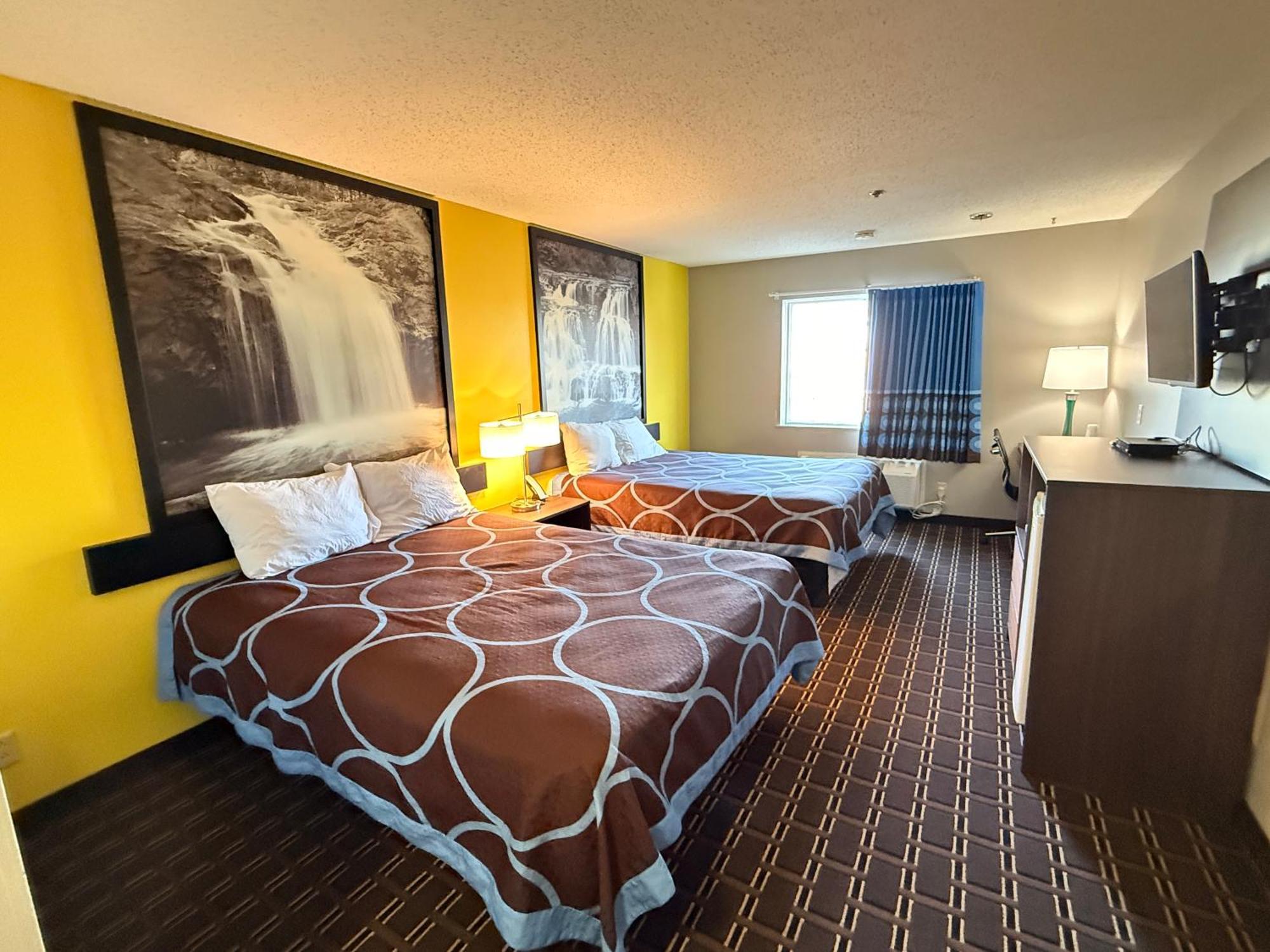 Staying In Wisconsin: 5 Family Hotels Compared