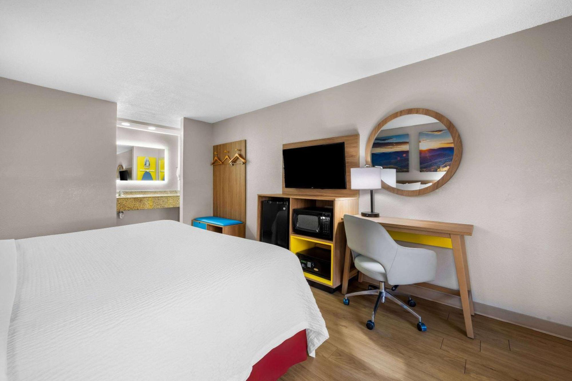 Where to Stay Near Theater District: 5 Budget Hotels in Raleigh