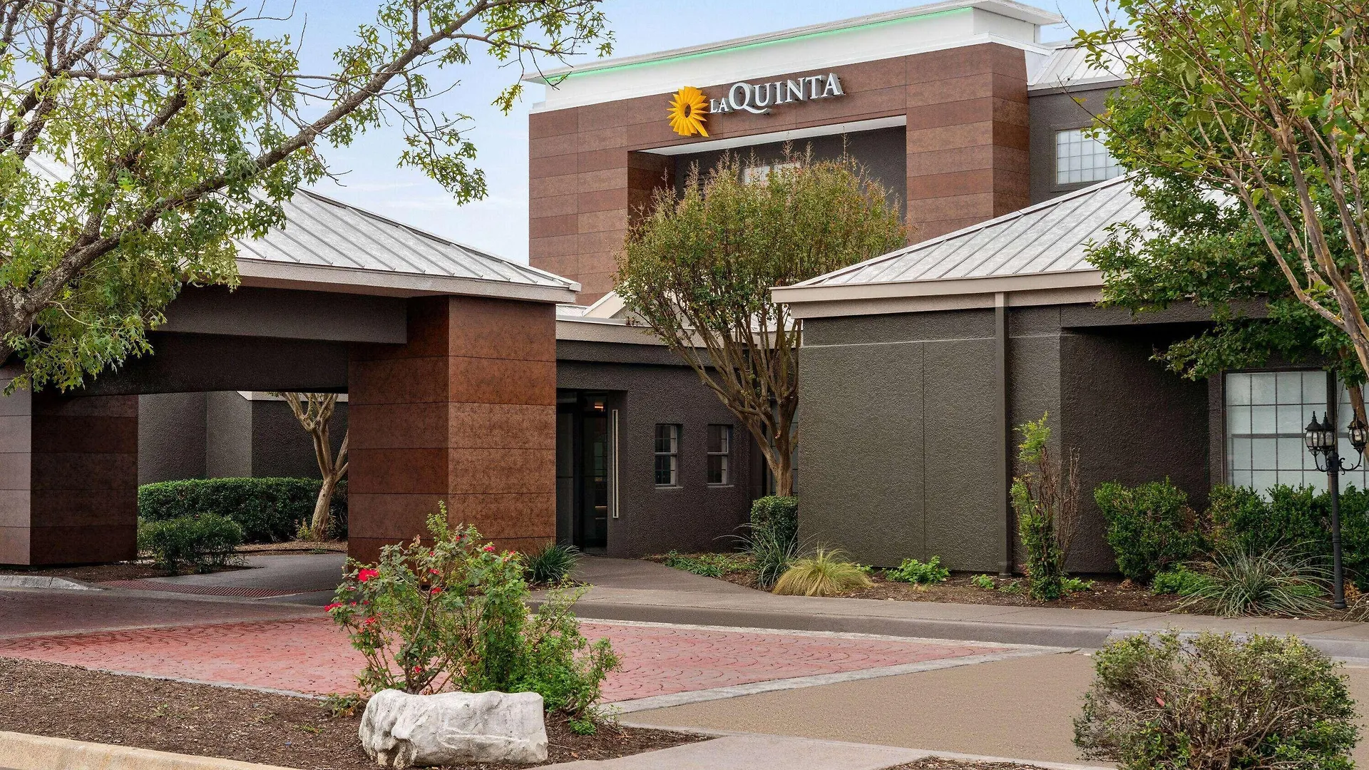 5 Business Hotels Close to Dog Depot in Round Rock