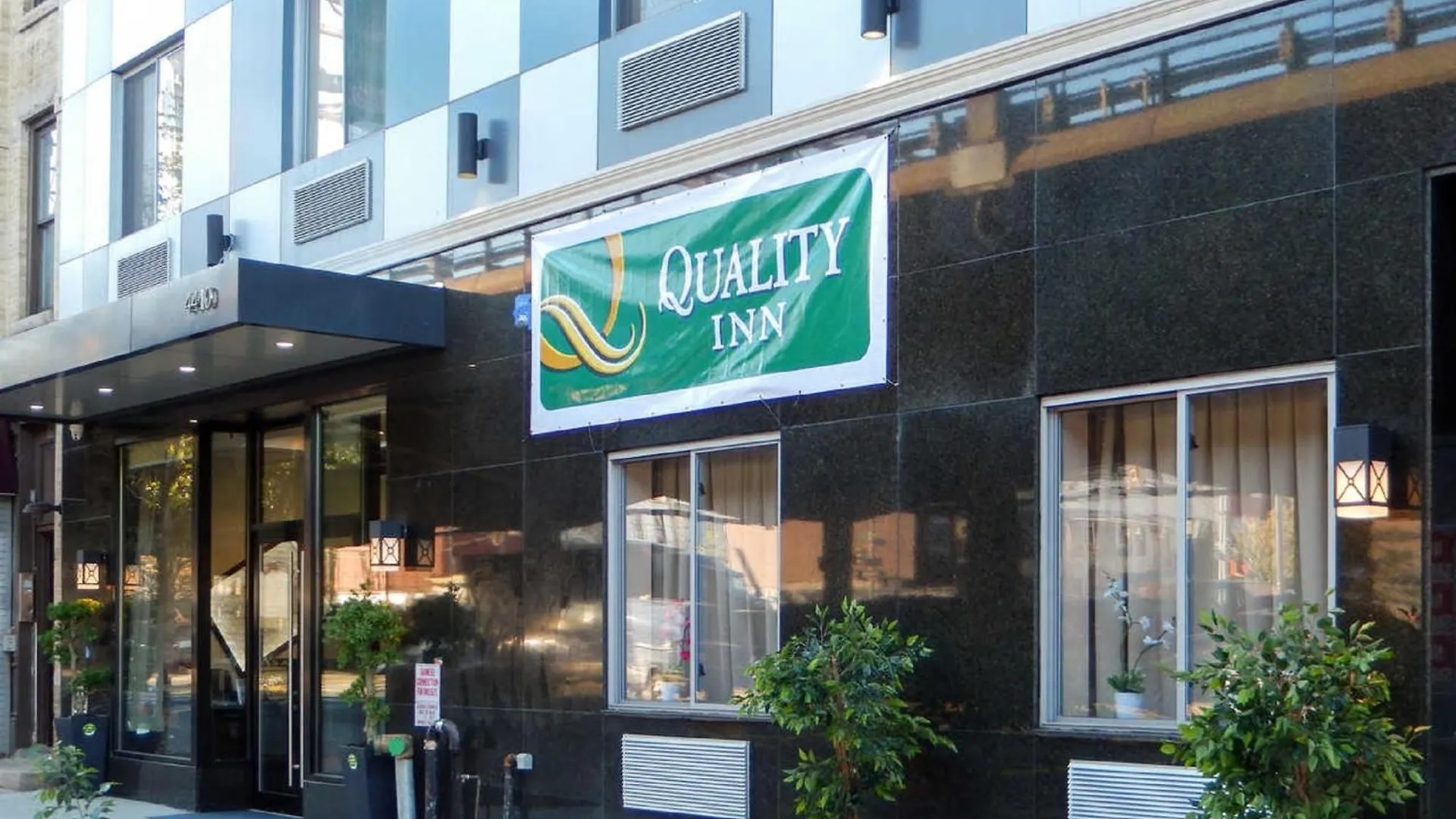 2 Solid 3-Star Hotels Near Grand Prospect Hall, Brooklyn