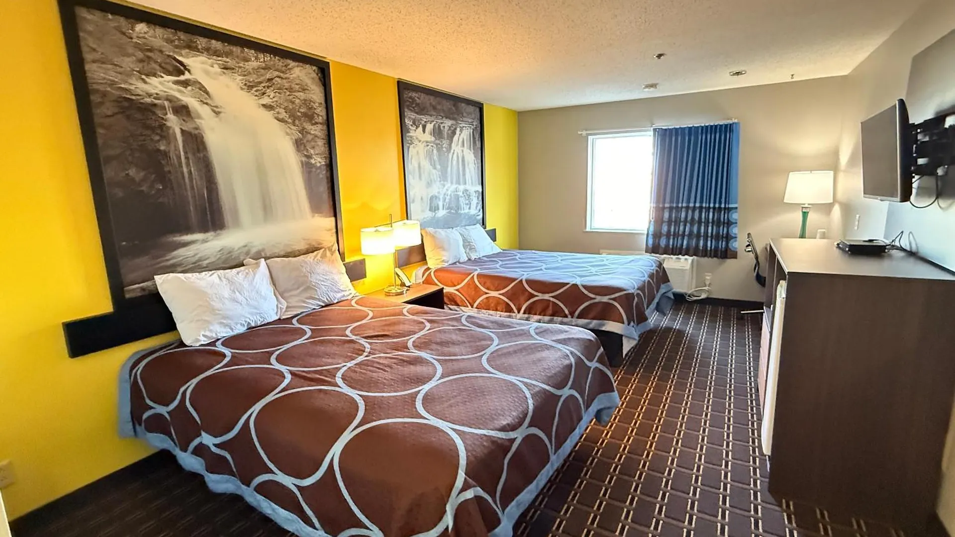 Staying In Wisconsin: 5 Family Hotels Compared