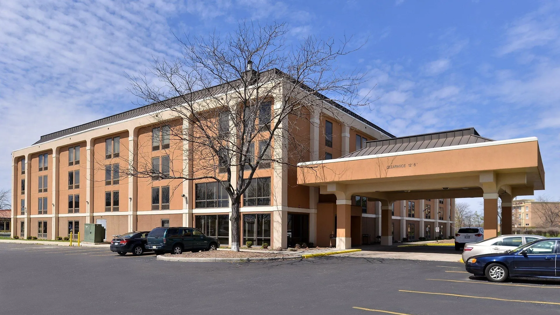 4 Business Hotels Near Willow Wood Park for Work Travelers