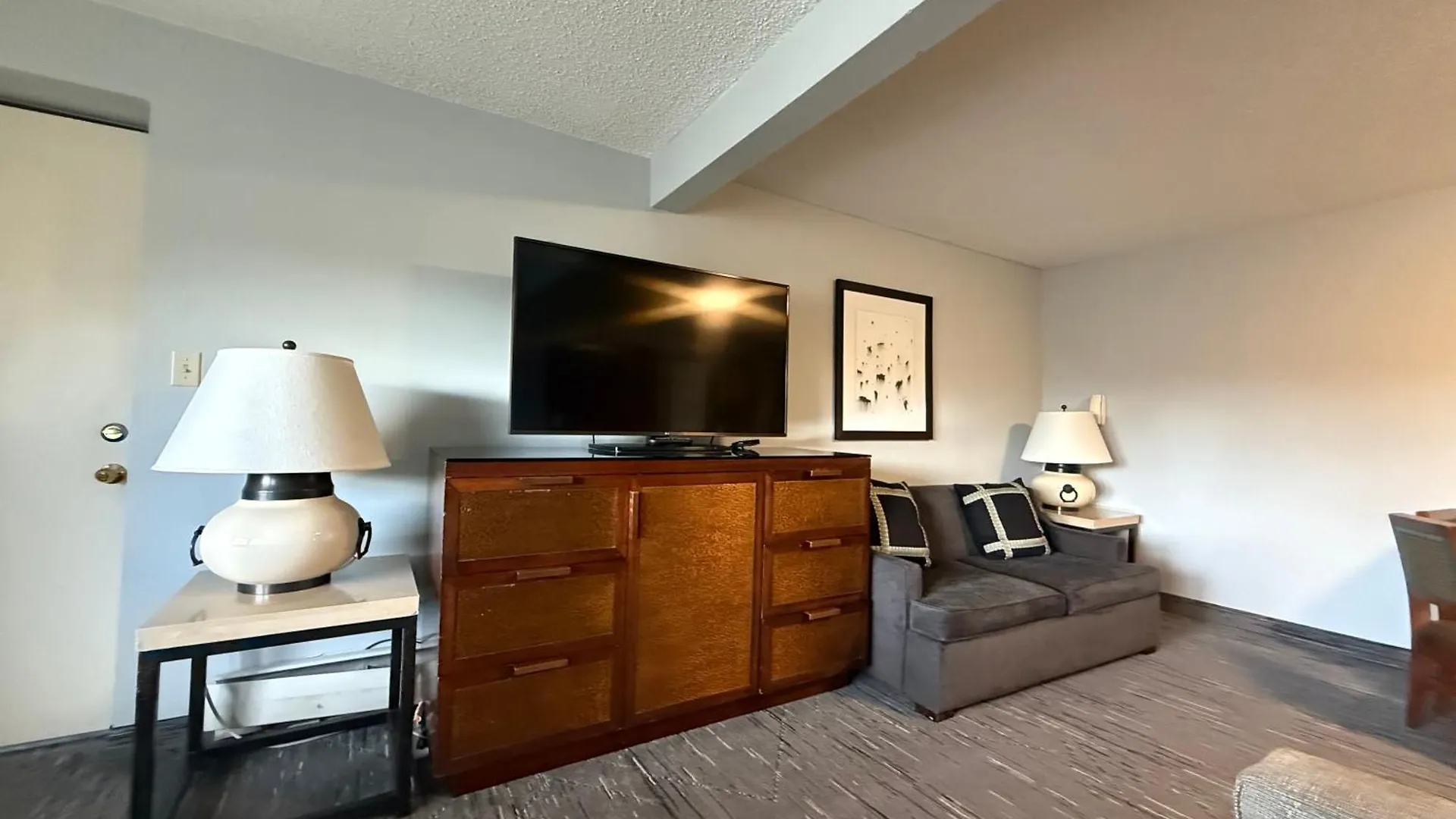 4 Central Hotels Near Breckenridge Golf Club That Deliver