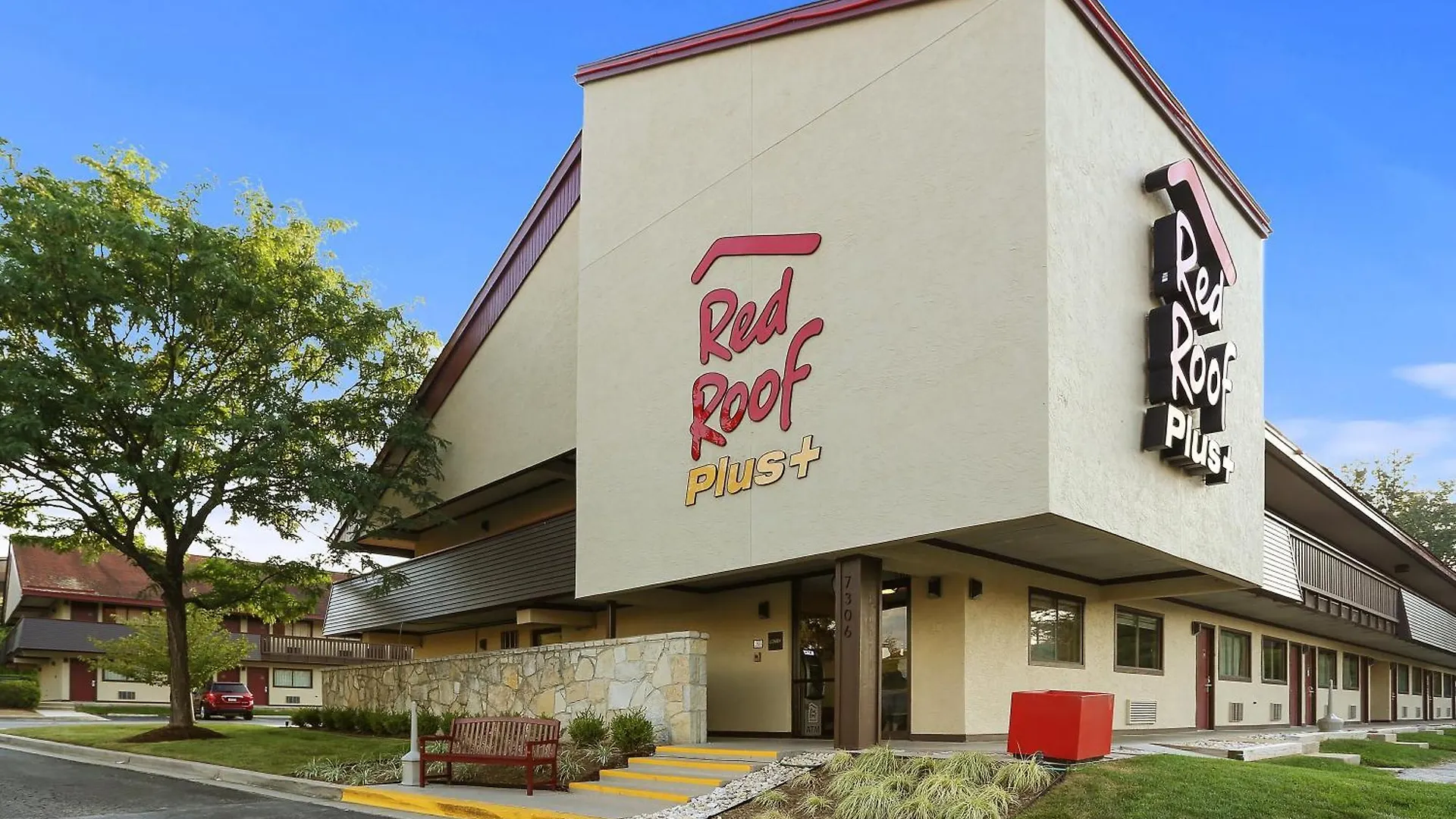 6 Best Golf Hotels Near Timbers at Troy for Easy Course Access