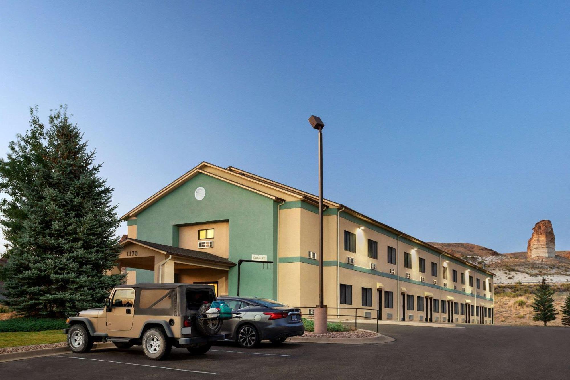 8 Leisure Hotels in Wyoming That Are Worth Booking